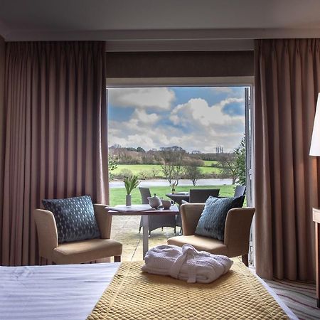 Lakeside Park Hotel & Spa Fishbourne  Exterior photo