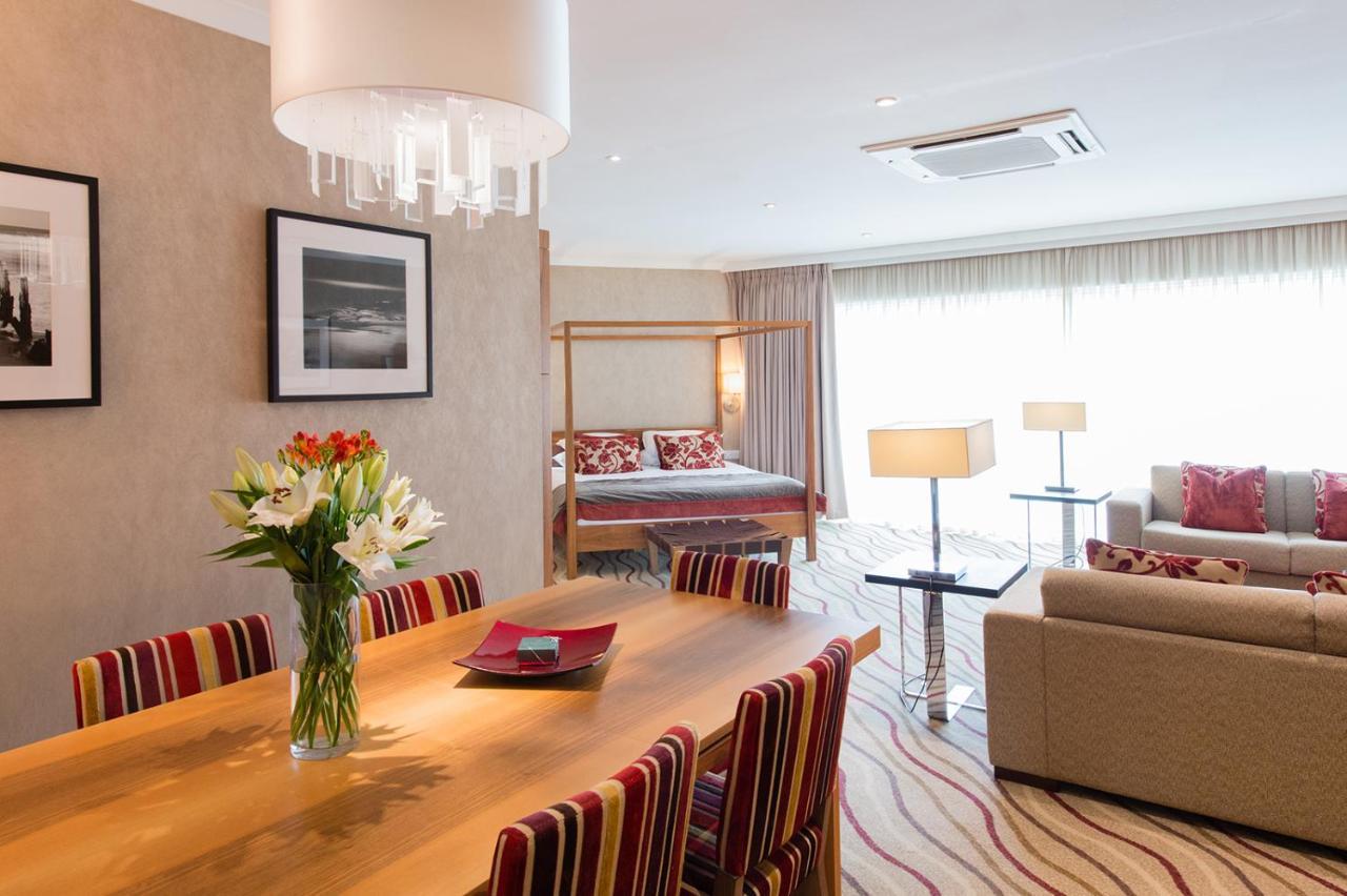 Lakeside Park Hotel & Spa Fishbourne  Exterior photo