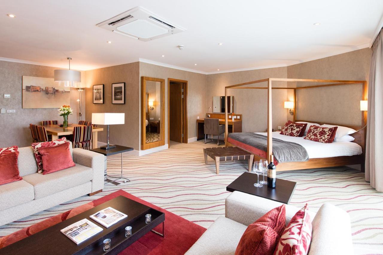 Lakeside Park Hotel & Spa Fishbourne  Exterior photo