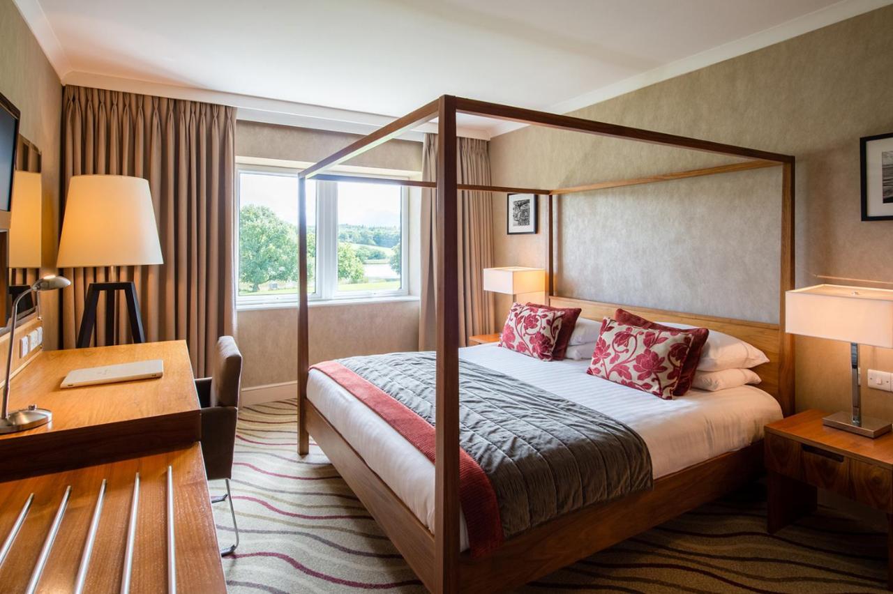 Lakeside Park Hotel & Spa Fishbourne  Exterior photo