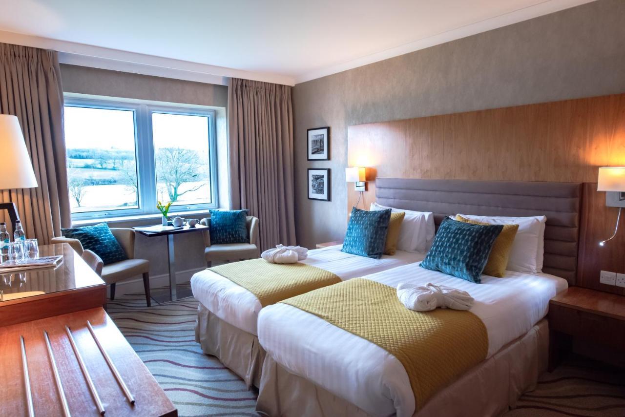 Lakeside Park Hotel & Spa Fishbourne  Exterior photo