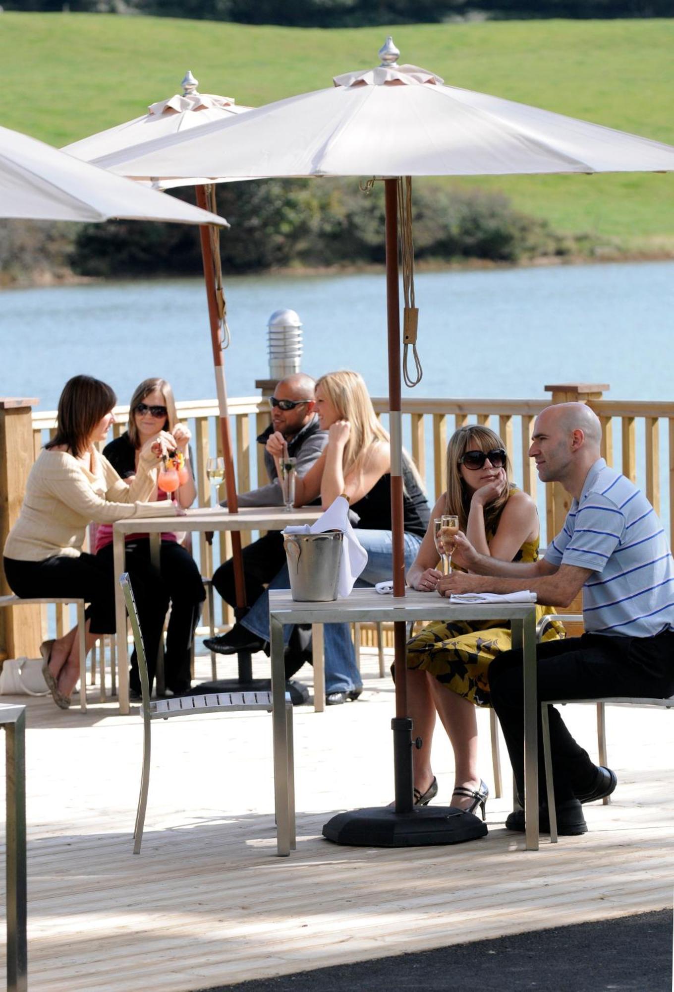 Lakeside Park Hotel & Spa Fishbourne  Exterior photo