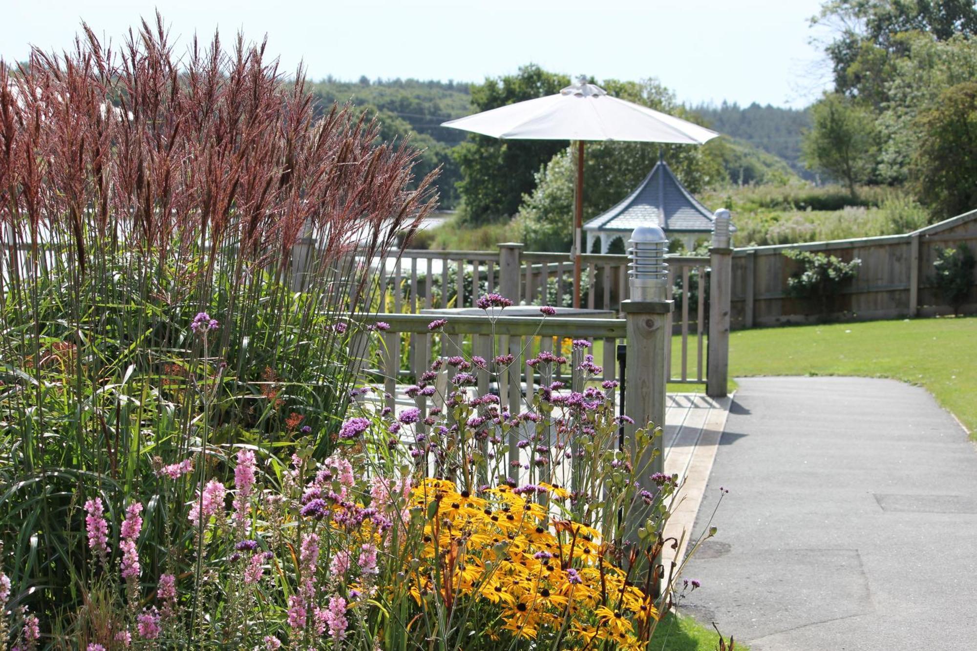 Lakeside Park Hotel & Spa Fishbourne  Exterior photo