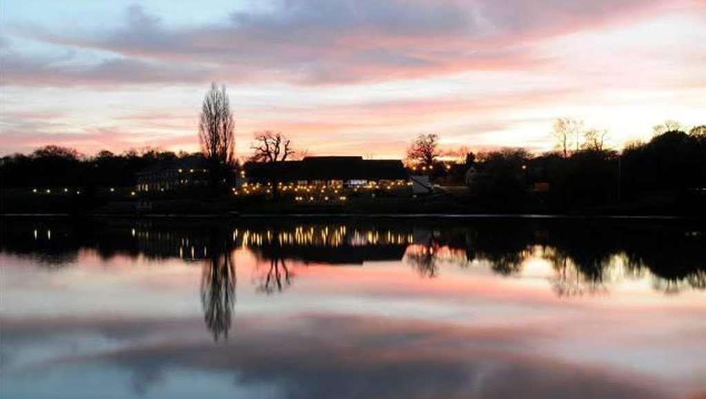 Lakeside Park Hotel & Spa Fishbourne  Exterior photo
